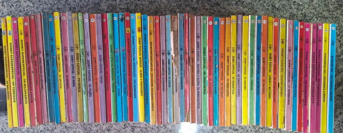 Coleção "Disney especial" com 56 gibis clássicos