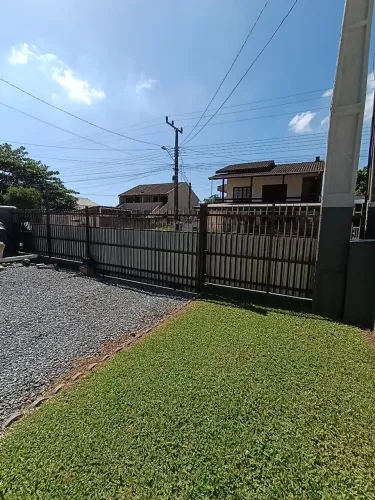 Vendo cerca com portão em alumínio preço de desapego