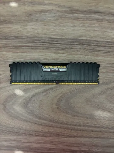 Memória ram 8gb Corsair vegeance 2666 DDR4