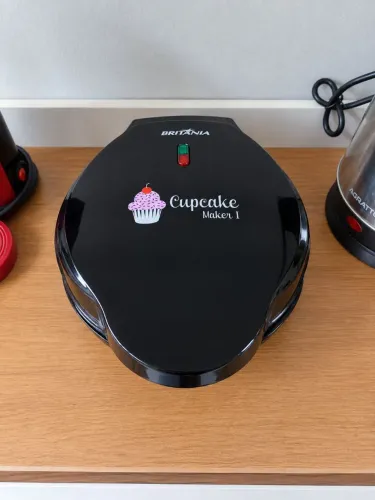 Vendo máquina elétrica para cupcakes e muffins em bom estado e funcionando perfeitamente.