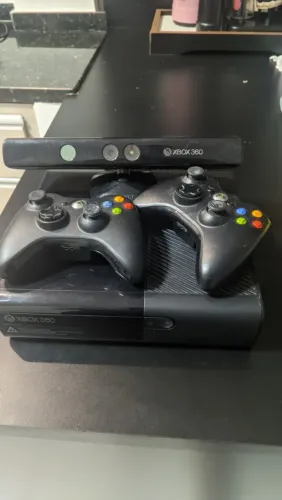 LEIA A DESCRIÇÃO!!!! Xbox 360 + 2 controles sem fio originais + kinect