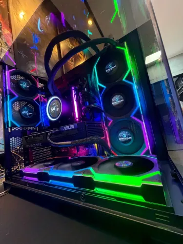 PC GAMER PREMIUM ? RYZEN 7 9800X3D + RTX 5070 Ti