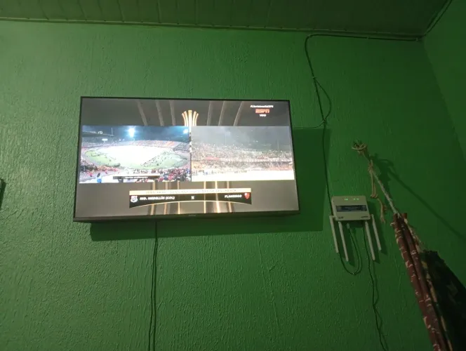 Vendo essa tv com nota fiscal 