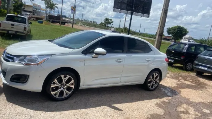 Citroen C4 Lounge Exclusive 1.6 Turbo Flex Aut. 2015