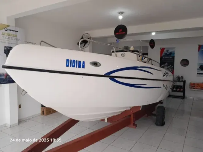 Embarcação Fly Fish 190