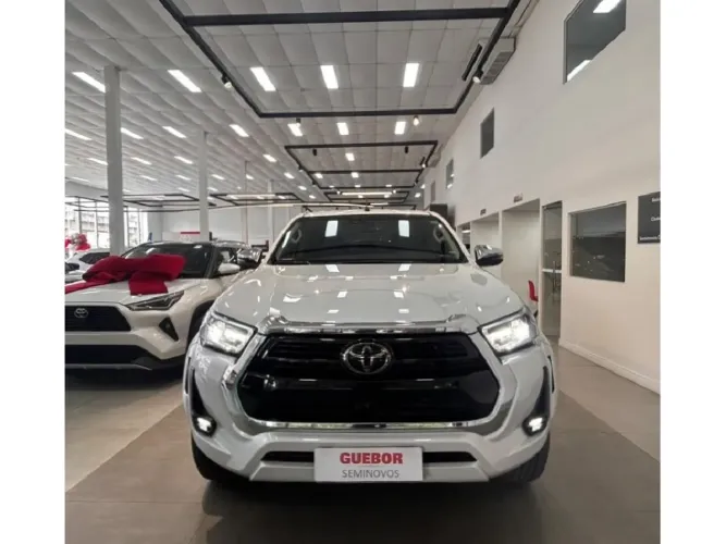 Toyota Hilux CD SRX Plus 4X4 2.8 TDI Die. Aut. 2024