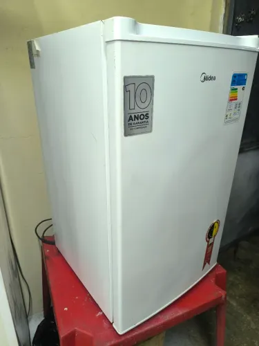 Frigobar Midea 124L