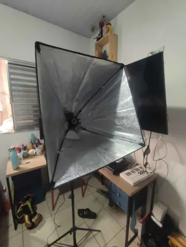 2 softbox + luz + 1 tripé