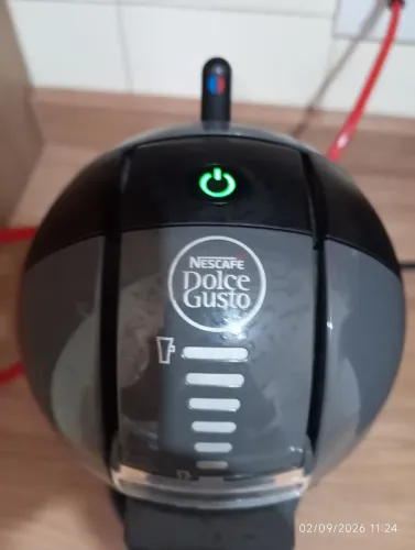 Vendo cafeteira Dolce Gusto Nescafé cápsulas