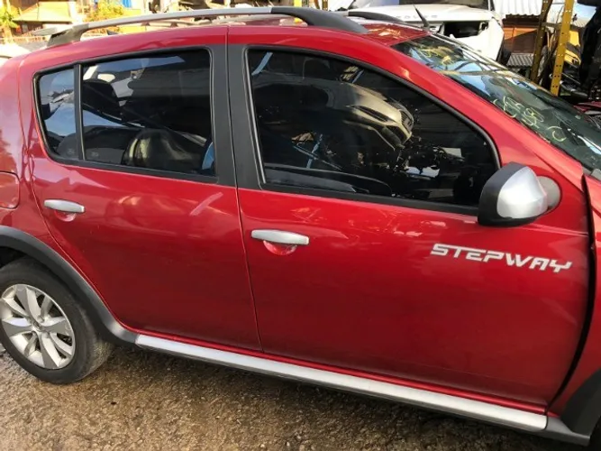 Renault Sandero Stepway 1.6 2012 Automatico Flex 112cvs 51.000km vendido em peças