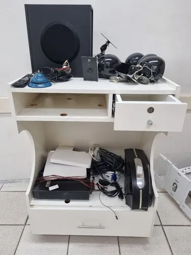 Móvel de Apoio para Equipamentos