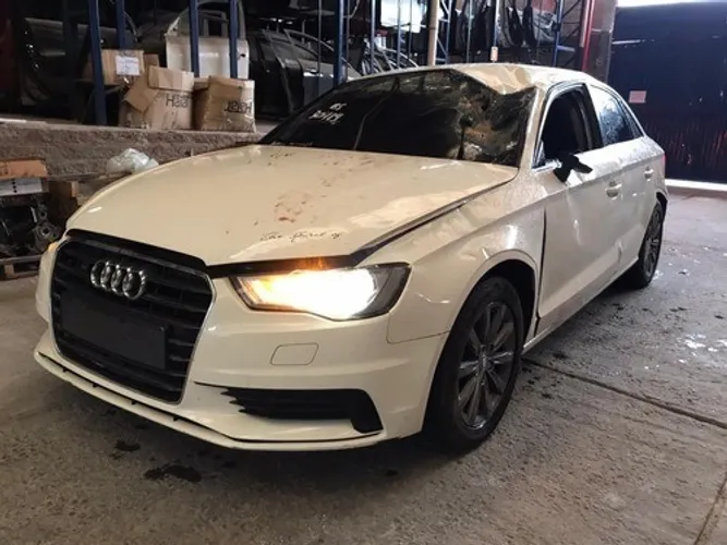 Audi A3 1.4 2014 Parachoque Motor Airbag Retrovisor Capo Porta Farol Sucata