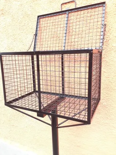 Lixeira De Ferro C 75 x L 45 Cm X Prof 45 Cm -800,00