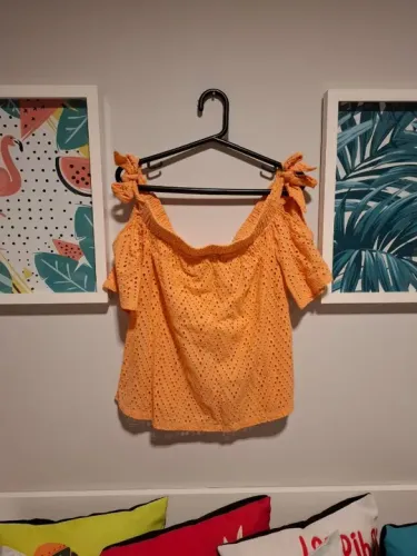 Blusa laranja ciganinha de lese