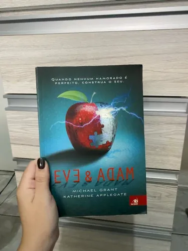 Livro Eve & Adam - Michael Grant e Katherine Applegate