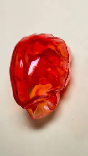 Capacete Vermelho Transparente - Altura 3 cm - ideal p/ customização p/ bonecos