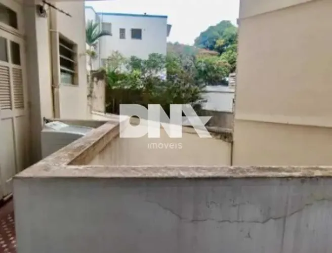 Apartamento - / Residencial / Humaitá