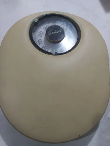 Antiga balança Oval ARNO anos 70