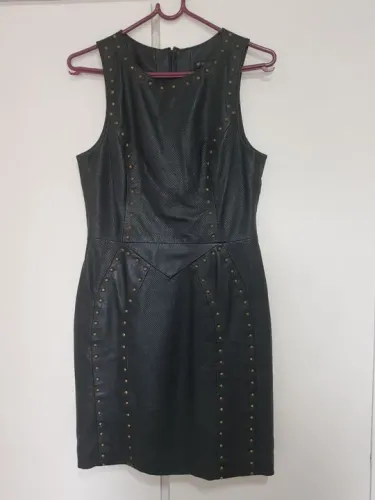 Vestido de couro preto Le Lis Blanc tam 38. Perfeito estado. Lindo!