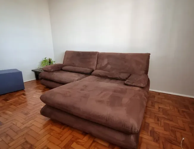 Sofá com chaise 3 lugares