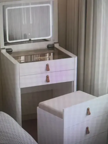 Mesa com banco interno - Cômoda - Penteadeira