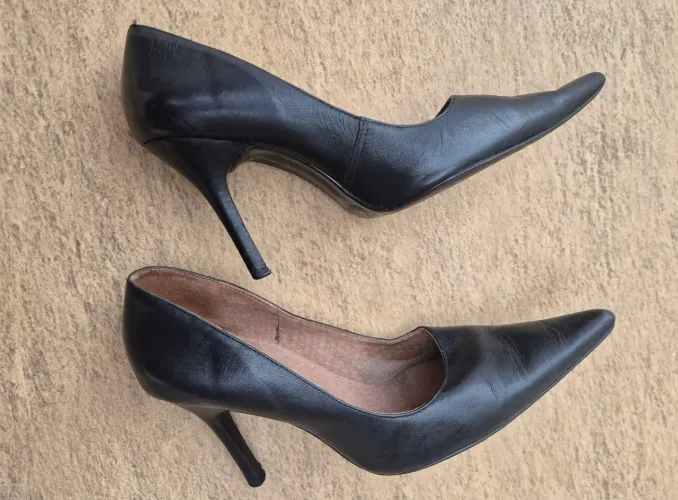 scarpin em couro ibiza n° 35