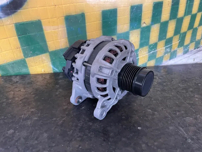 Alternador Nissan Kicks exclusive 2024 231005r81a
