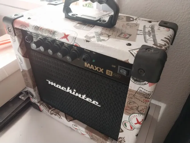 Amplificador mackintec Maxx 15