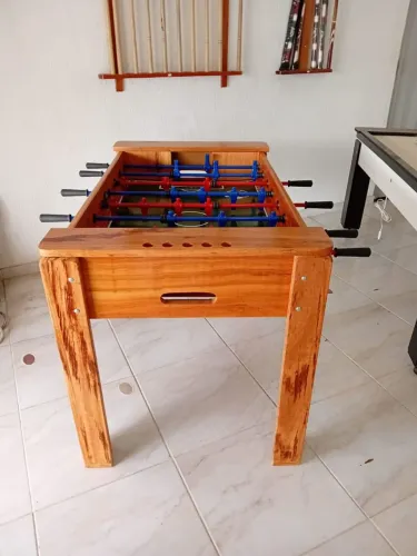 Totó/Pebolim Oficial 100% em Madeira Maciça Nobre - NADA em Tábua Pinus