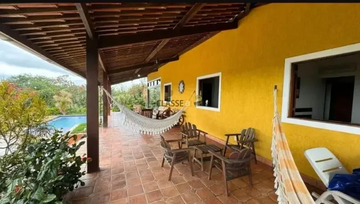 Casa com 4 Quartos e Piscina em Condomínio em Gravatá