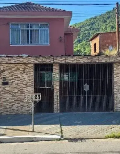 Casa à venda em Vila São Jorge, Santos: 140m², 4 dormitórios, 2 banheiros, por R$235.000.