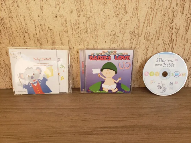 3 CDs originais de músicas infantis.