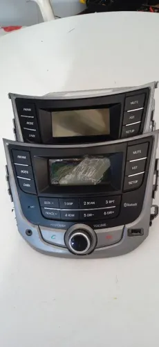 Rádio original HB 20 está com o visor estragado? Chama.