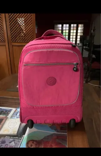 Mochila de Rodinhas Rosa Kipling