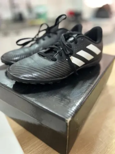 Chuteira Society adidas Artilheira III TF
