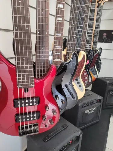 Baixos de alta qualidade - Lojas Keuffer Music a partir de R$ 1.799,0