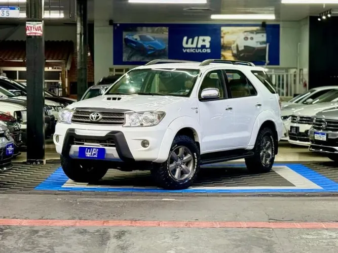 Toyota Hilux SW4 SRV D4-d 4X4 3.0 TDI Dies. AUT 2009