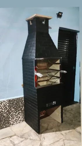 Promoção relâmpago! Churrasqueira pré moldada, direto da fábrica! Pensou, perdeu!