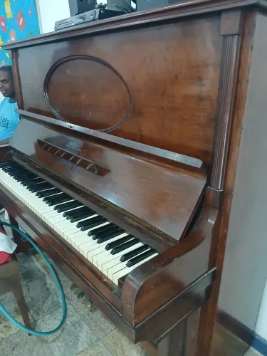 Piano Vertical Nardelli