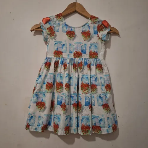 Vestido da Alphabeto tamanho 4 anos. Uma lindeza! 