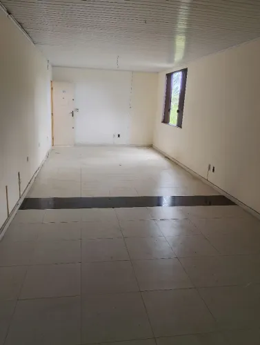 Alugo Sala em Lauro de Freitas 