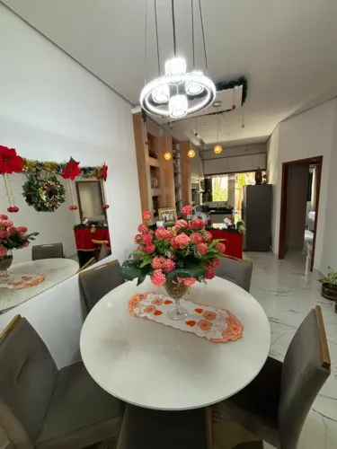 Shangrilá, Belíssima Casa Mobiliada, climatizada, 3 quartos, 2 banheiros, pronta p/ morar