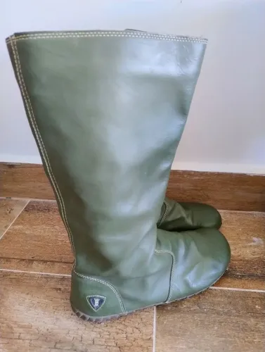 Bota de Couro Legítimo Verde