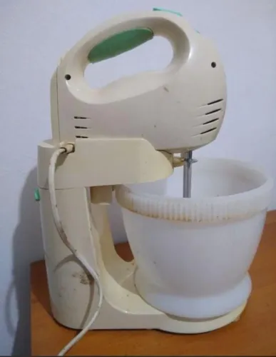 Batedeira Vintage Funcionando 
