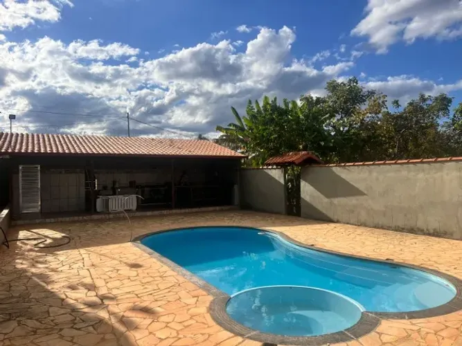 Sitio de 1.000m², todo murado casa, espaço gourmet, poço artesiano, Jaboticatubas.