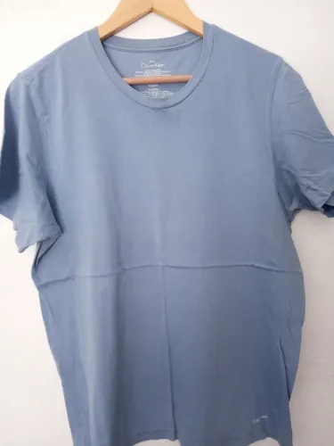 3 Camisetas Calvin Klein (M)