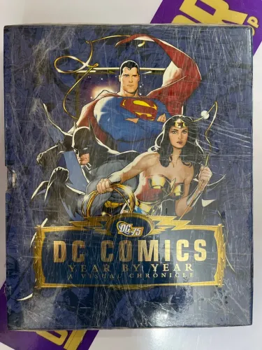 DC Comics Year by Year - Edição Especial 75 Anos
