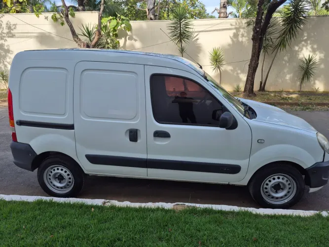 Renault Kangoo Expression 1.6 , 2018, baú refrigerado, completo.