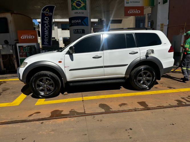Imagem de Mitsubishi Pajero Dakar 3.2 4X4 T.i. Dies. 5P Mec. 2013