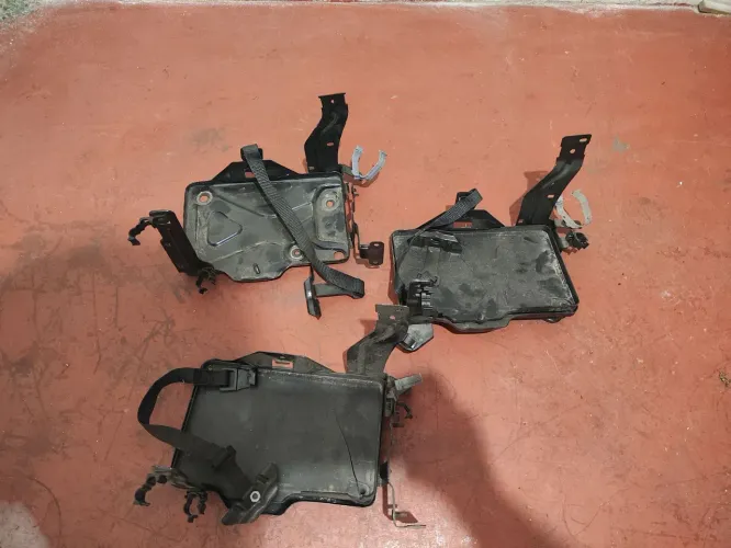 Suporte caixa bateria Toro Renegade Compass 